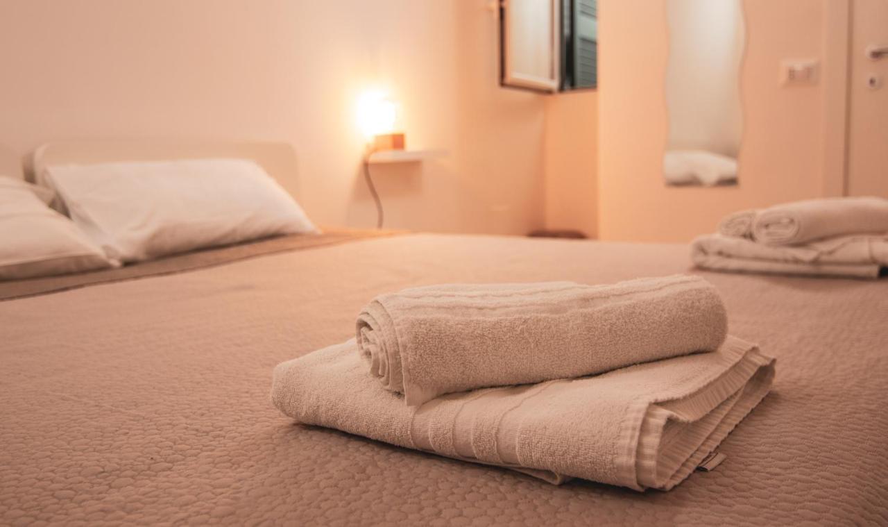 Casa Masaniello - Affittacamere Guesthouse In Historical Center Toledo Station Napoli Bagian luar foto